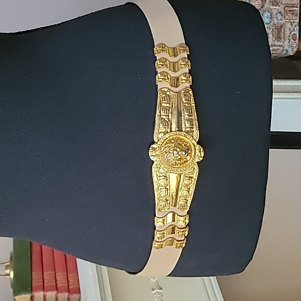 * Vintage Judith Leiber Lion Medallion Leather Belt